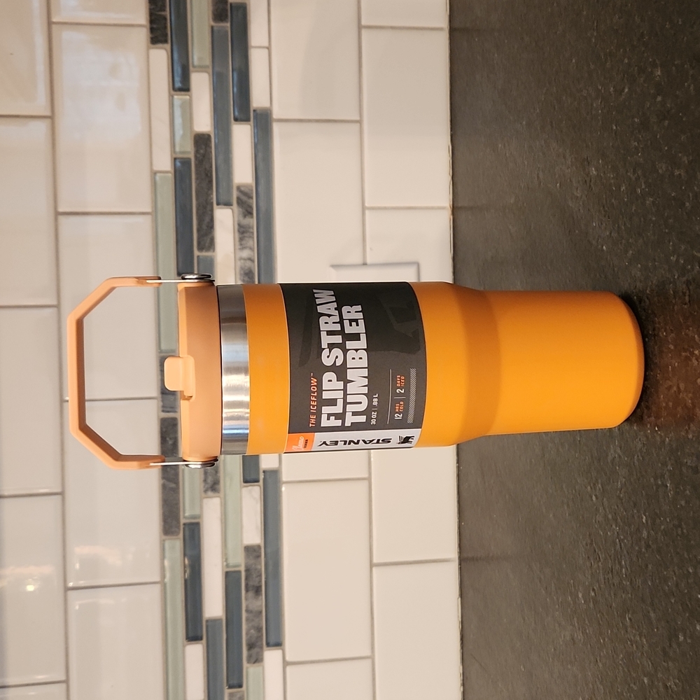 Stanley 30 oz Iceflow flip straw tumbler